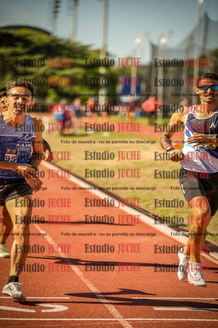 Fotos de los 800 m llanos de varones