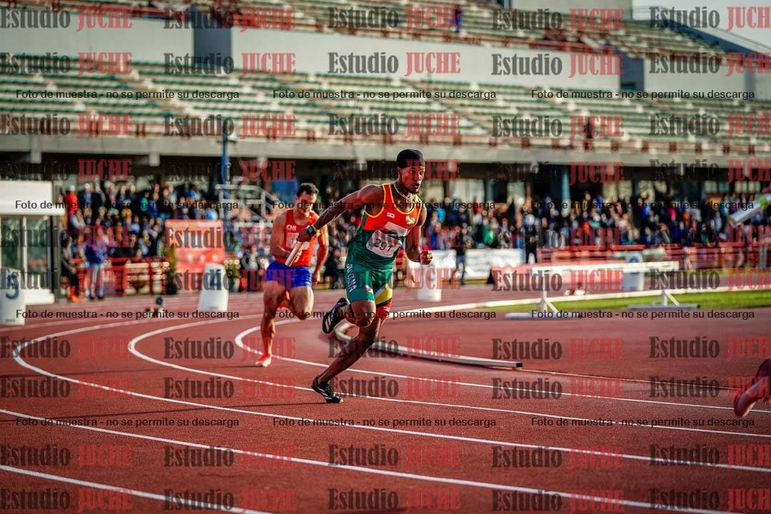 Fotos de los relevos 4x100 m de varones