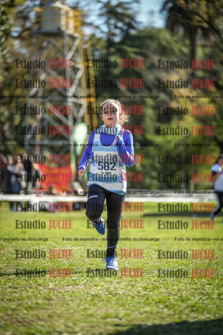 Fotos de la llegada del cross de 1000 m