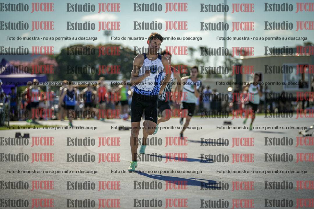 Fotos de los 400 m llanos de varones