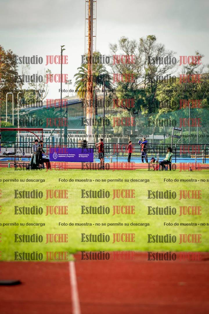 Fotos del lanzamiento de jabalina de mujeres y varones - U14