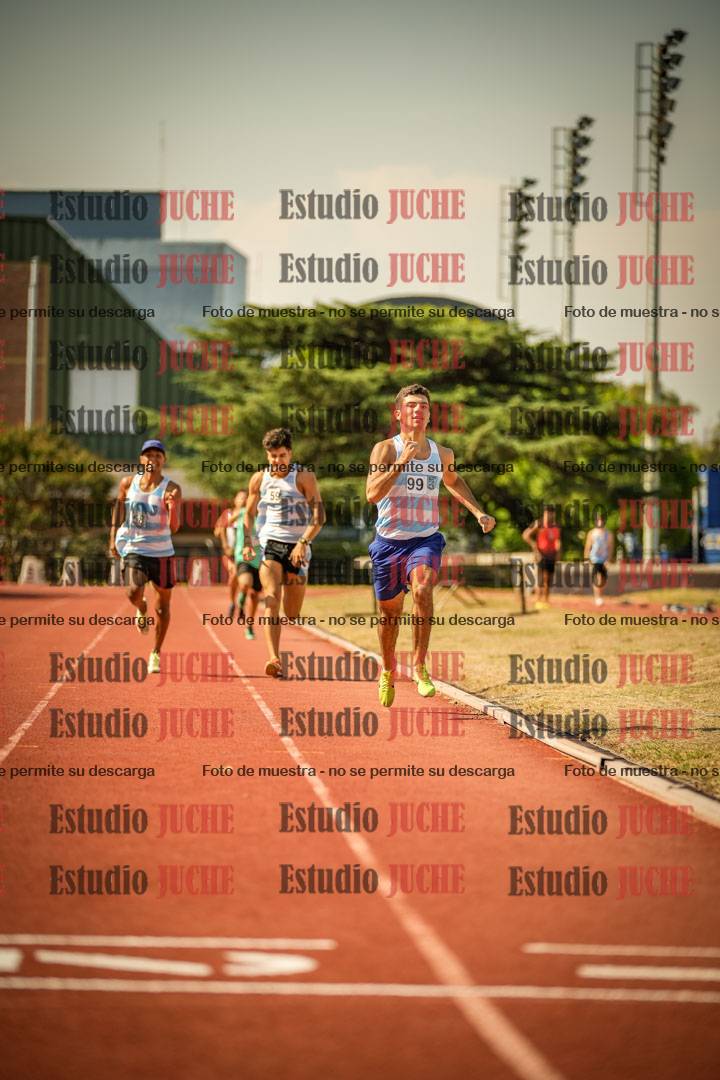Fotos de los 800 m llanos de varones
