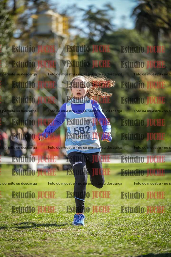 Fotos de la llegada del cross de 1000 m