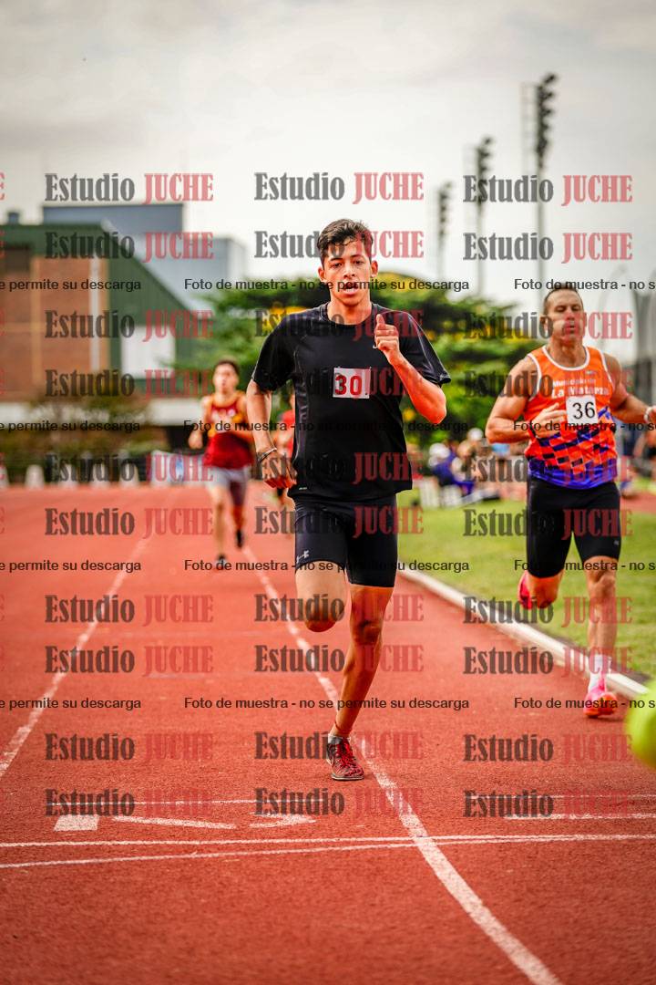 Fotos de los 800 m de varones