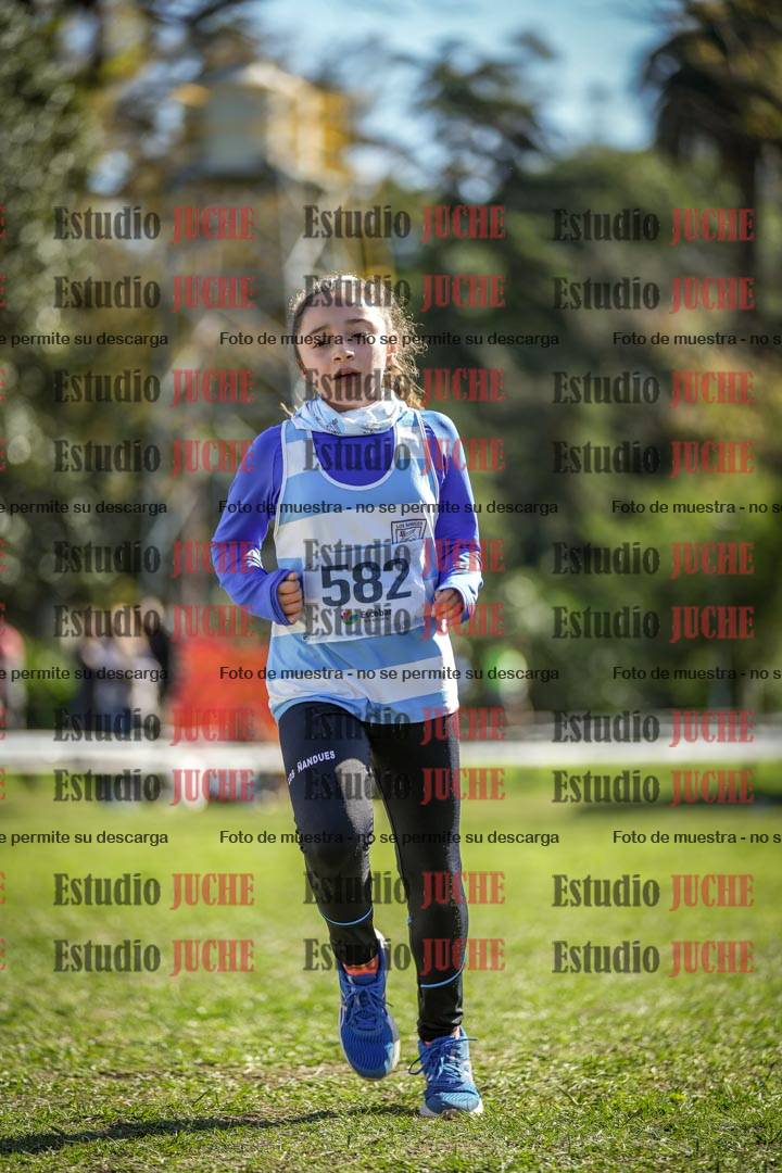 Fotos de la llegada del cross de 1000 m