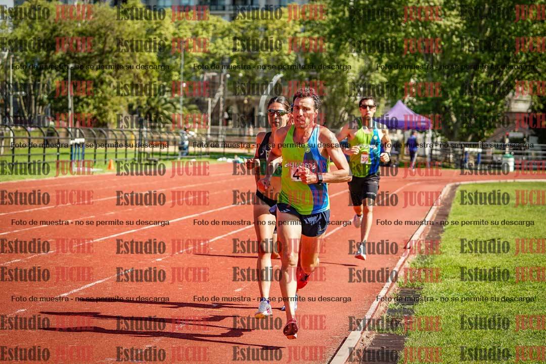 Fotos de los 5000 m llanos de mujeres y varones