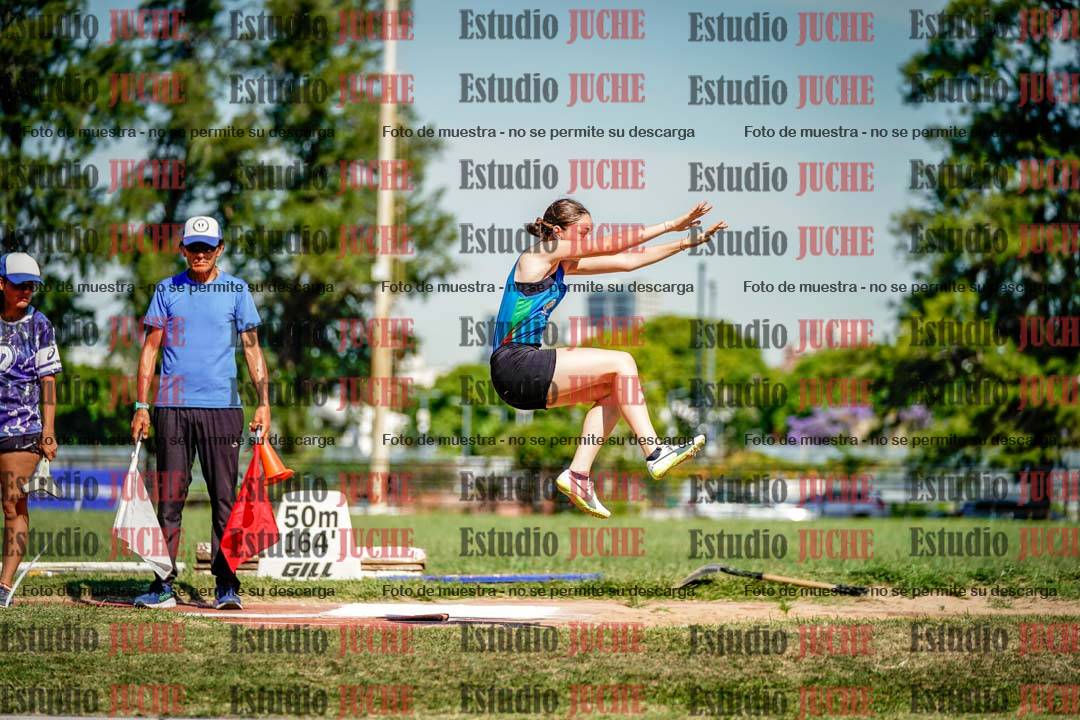 Fotos del salto en largo de mujeres