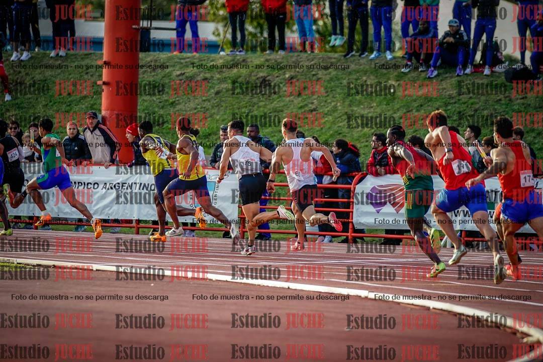 Fotos de los relevos 4x100 m de varones