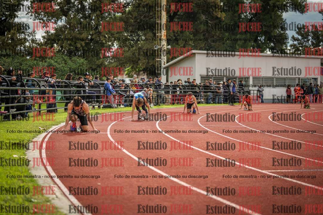 Fotos de los 400 m llanos de varones