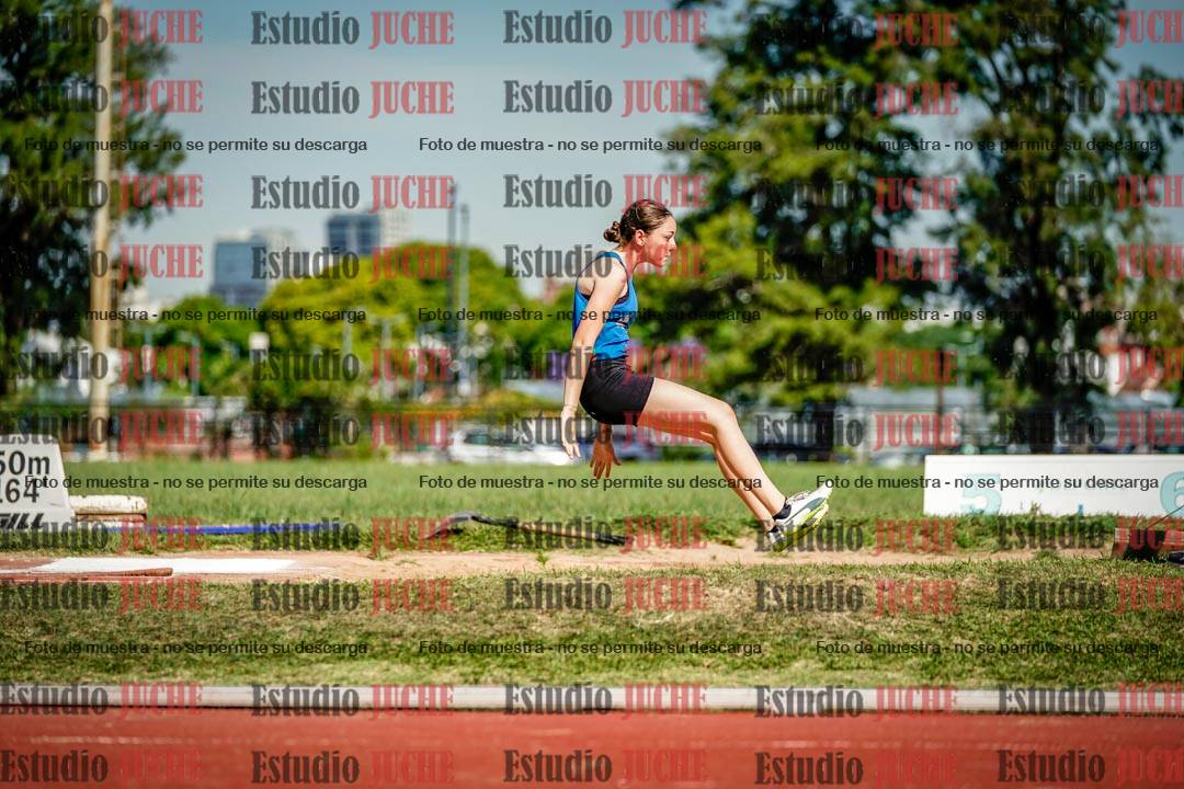 Fotos del salto en largo de mujeres