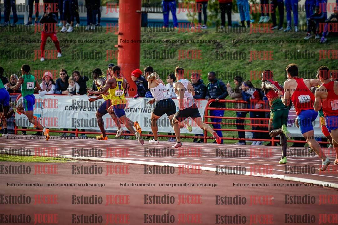 Fotos de los relevos 4x100 m de varones