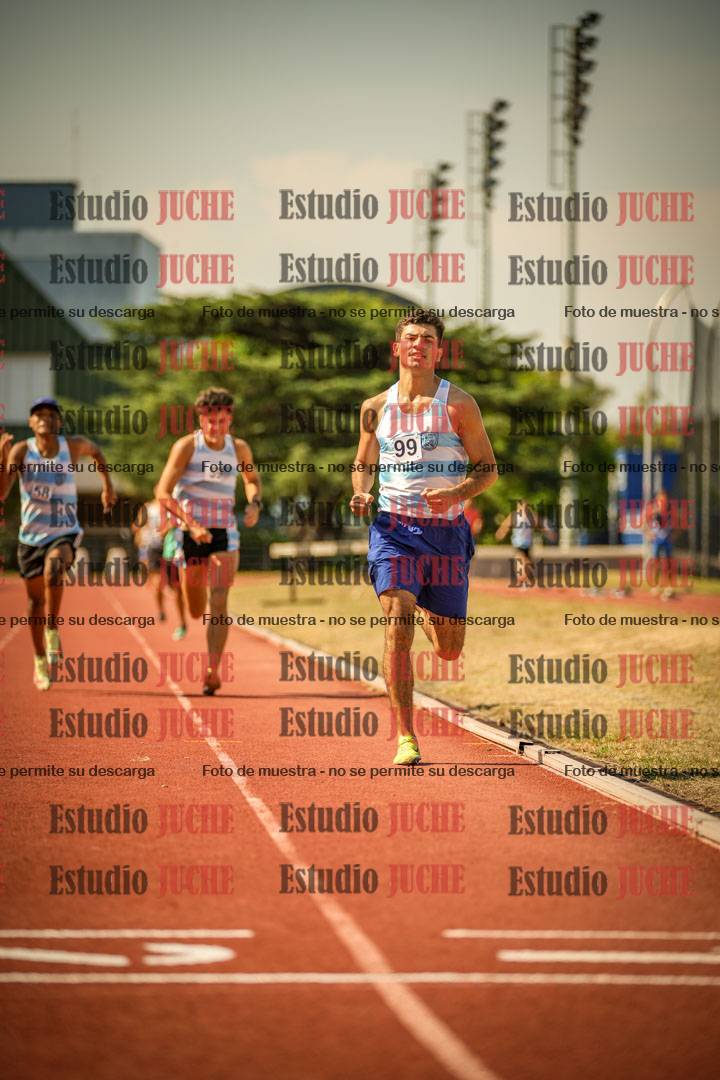 Fotos de los 800 m llanos de varones