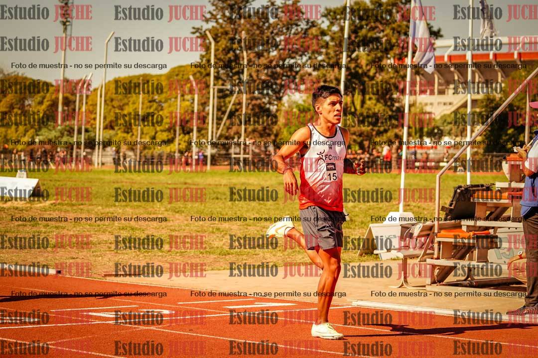 Fotos de los 800 m llanos de varones
