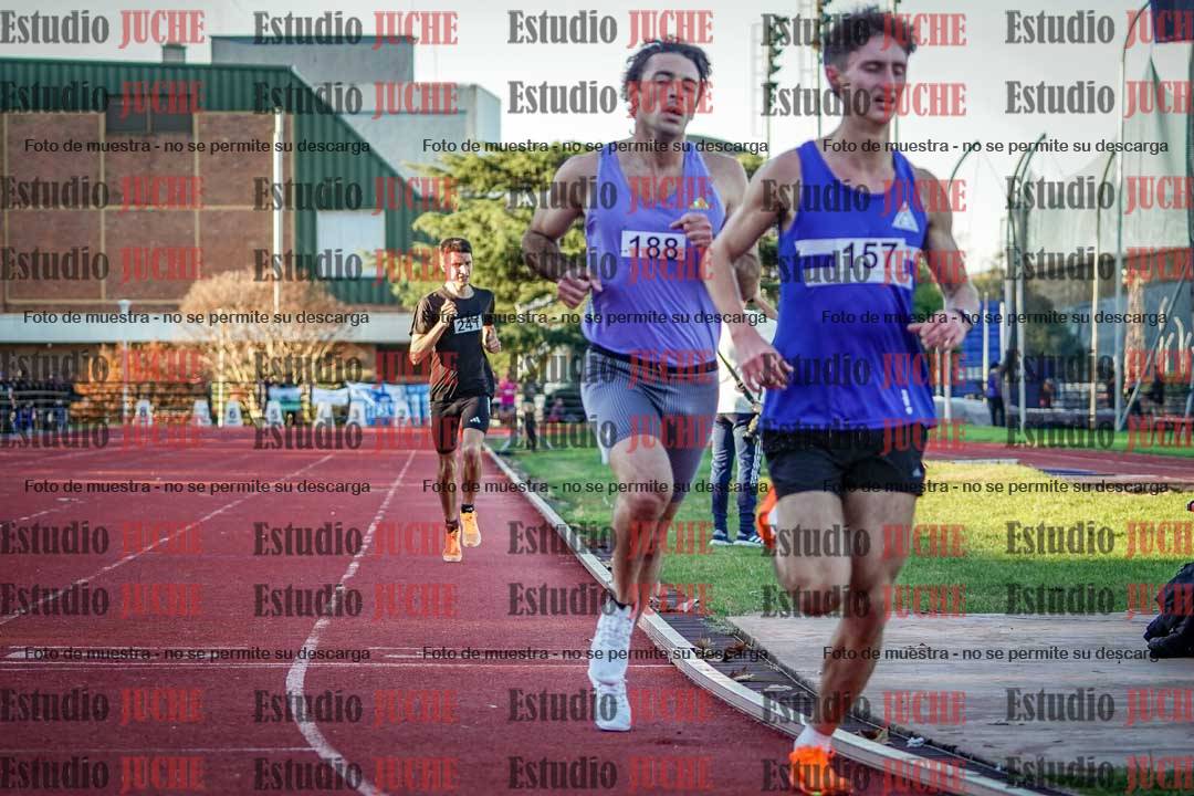 Fotos de los 3000 m llanos de varones