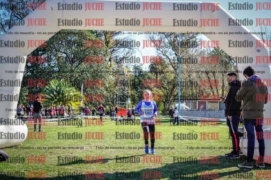 Fotos de la llegada del cross de 1000 m
