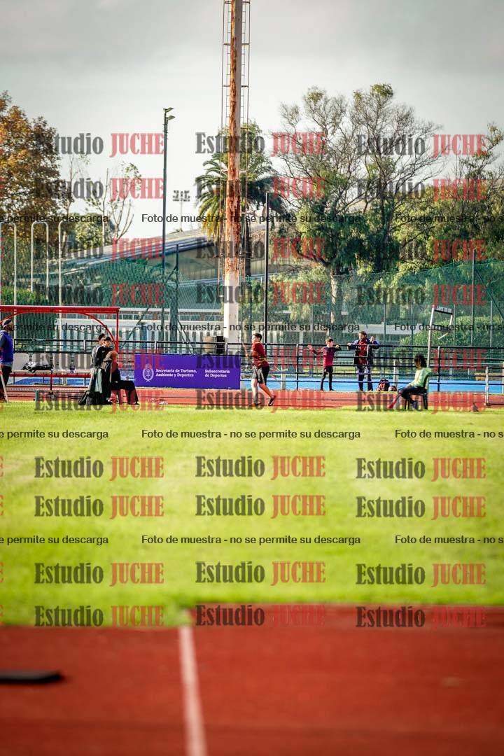 Fotos del lanzamiento de jabalina de mujeres y varones - U14