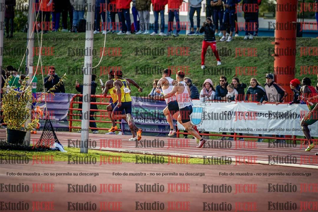 Fotos de los relevos 4x100 m de varones