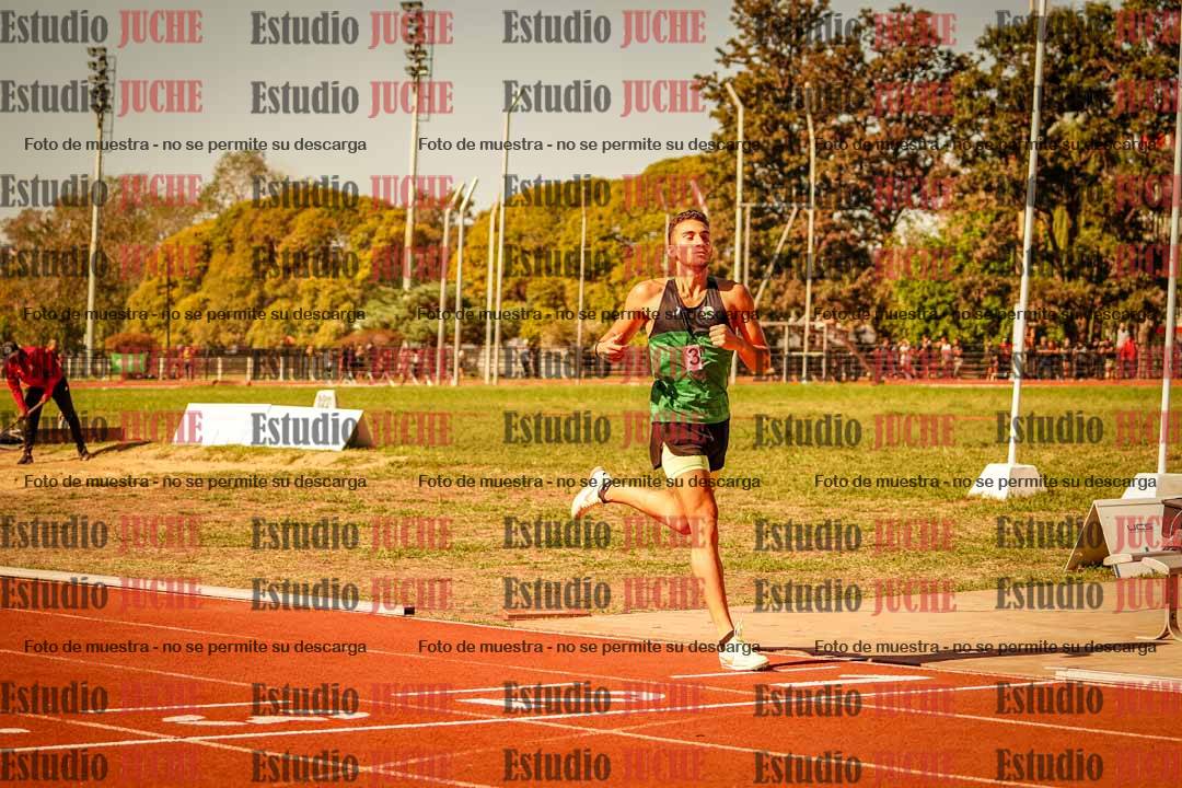 Fotos de los 800 m llanos de varones
