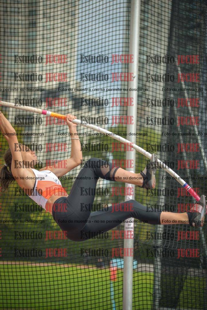 Fotos del salto con garrocha de mujeres y varones