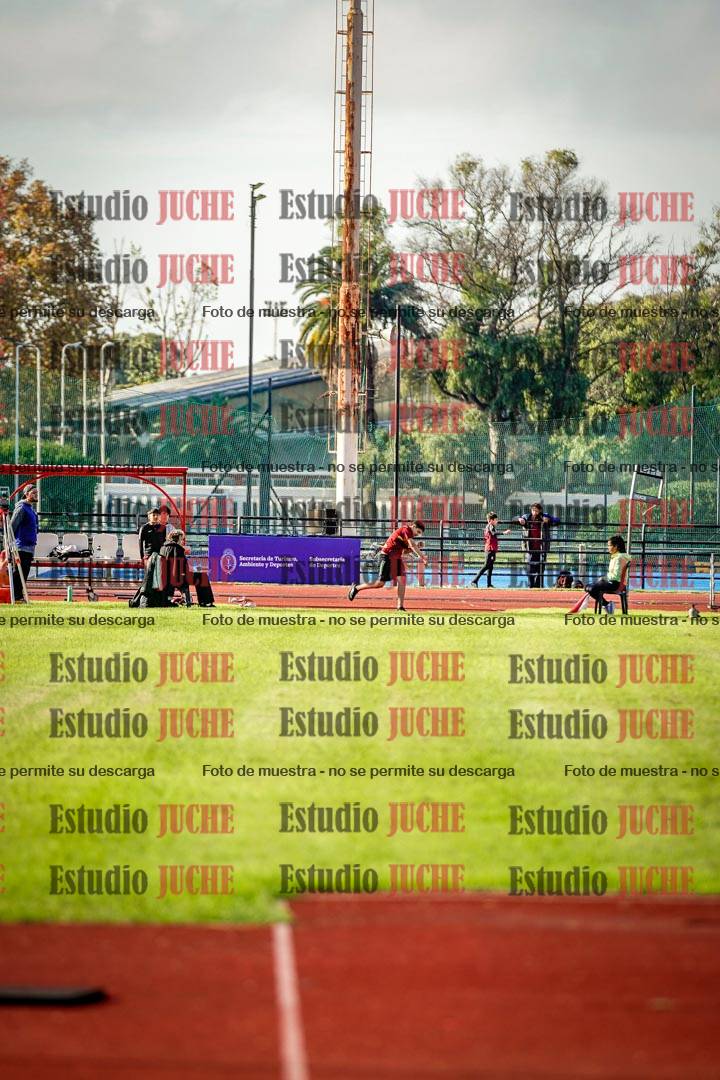 Fotos del lanzamiento de jabalina de mujeres y varones - U14