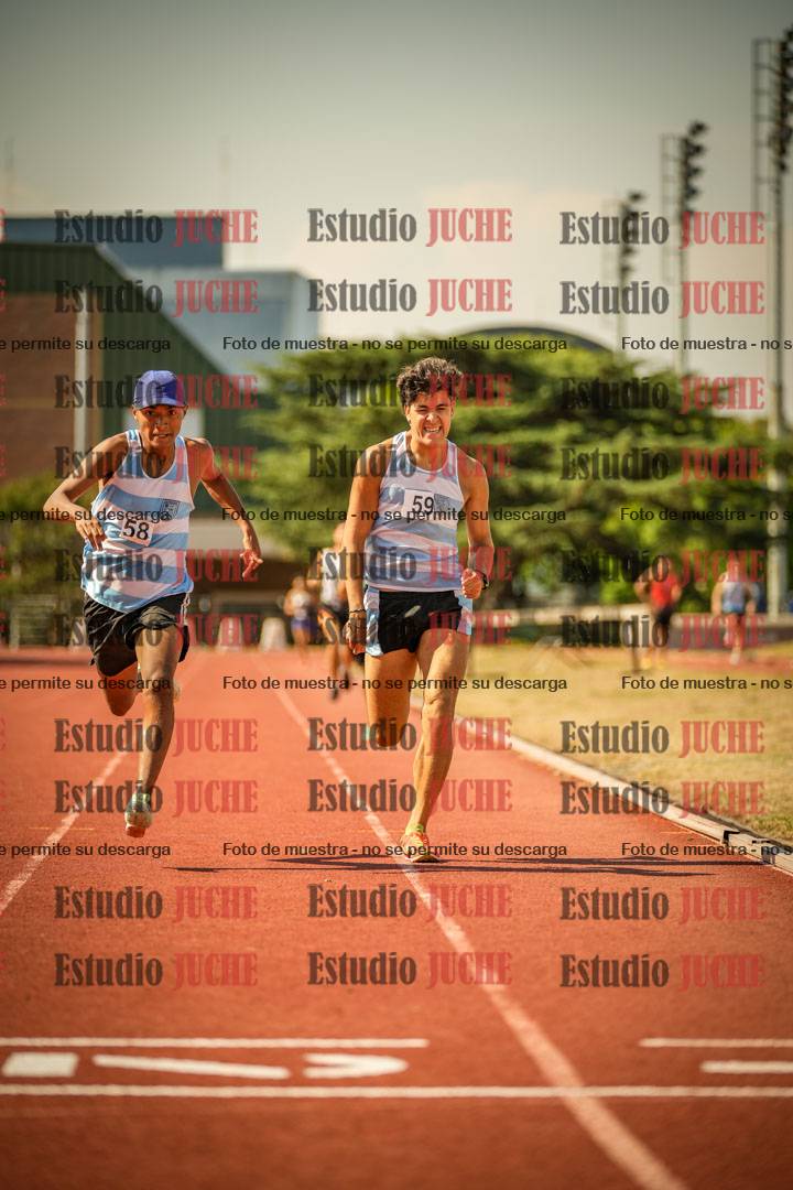 Fotos de los 800 m llanos de varones