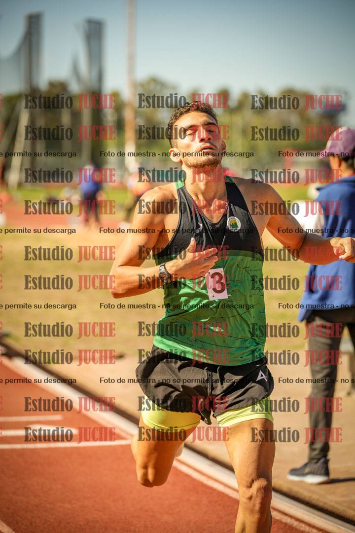 Fotos de los 800 m llanos de varones