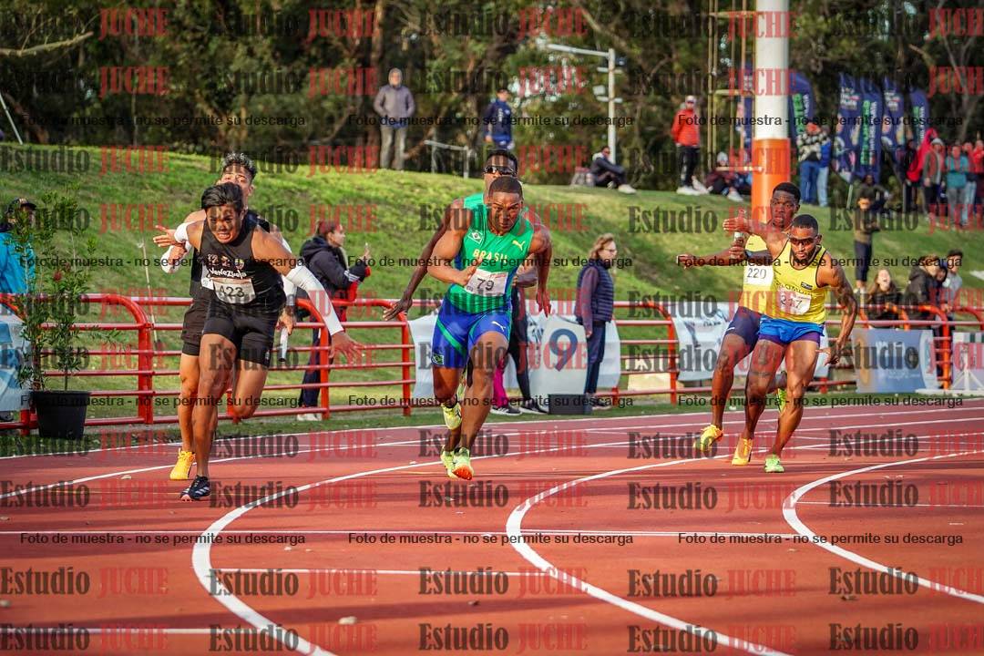 Fotos de los relevos 4x100 m de varones