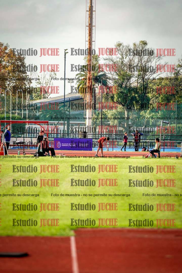 Fotos del lanzamiento de jabalina de mujeres y varones - U14