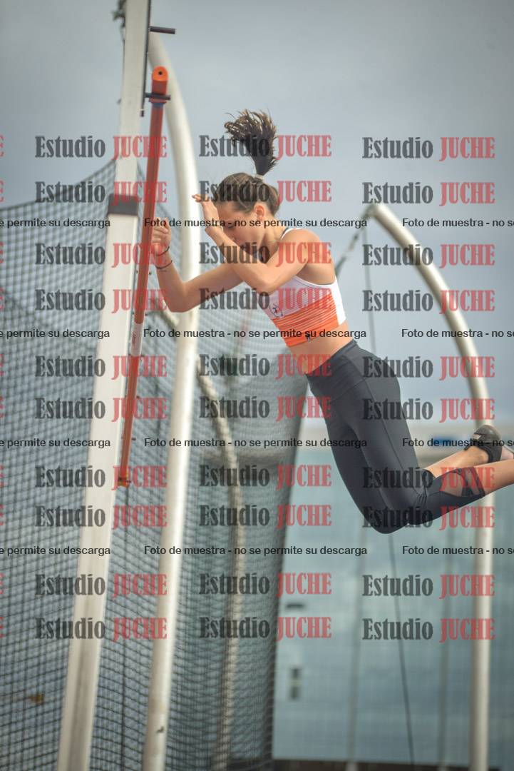 Fotos del salto con garrocha de mujeres y varones