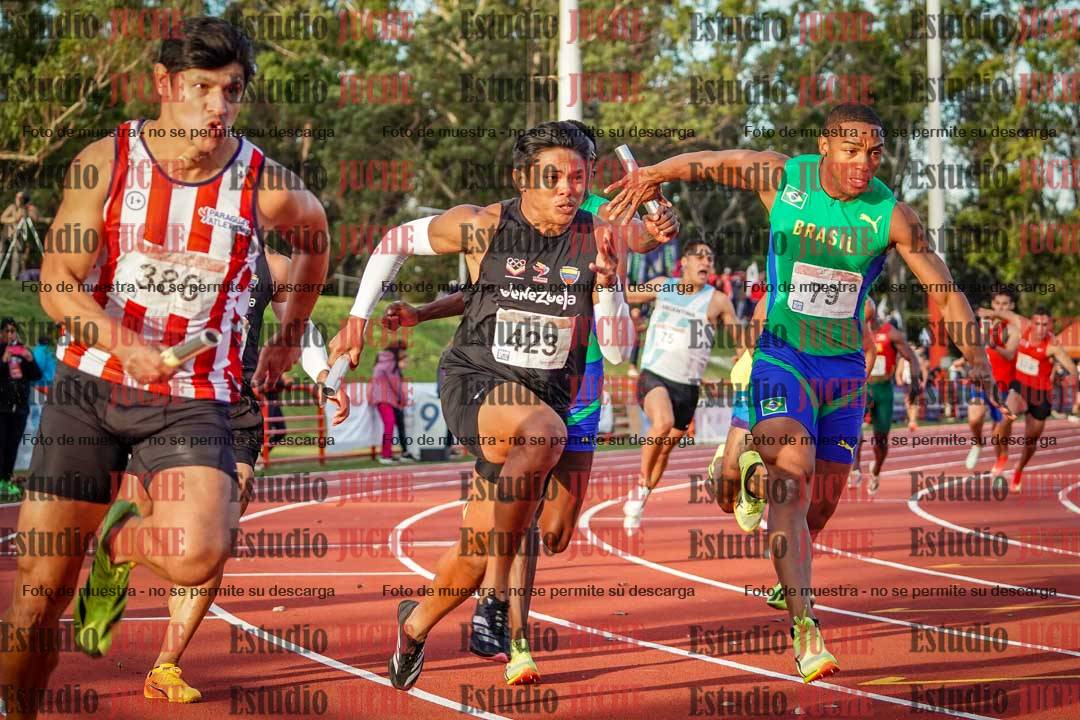 Fotos de los relevos 4x100 m de varones