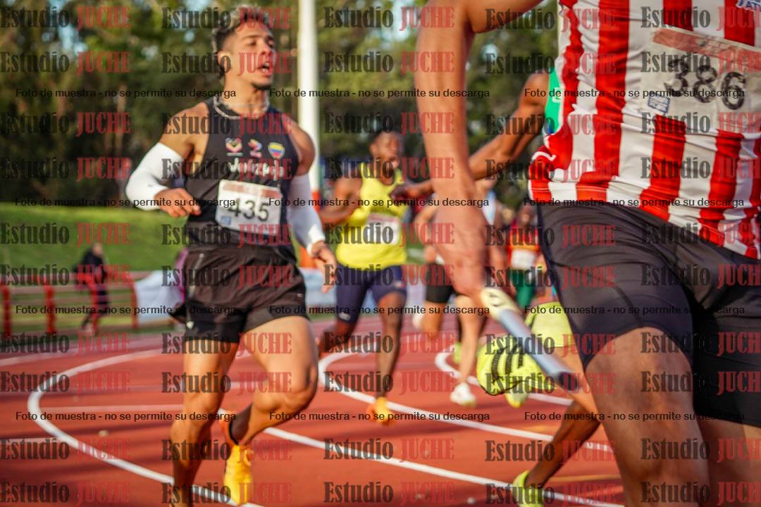 Fotos de los relevos 4x100 m de varones