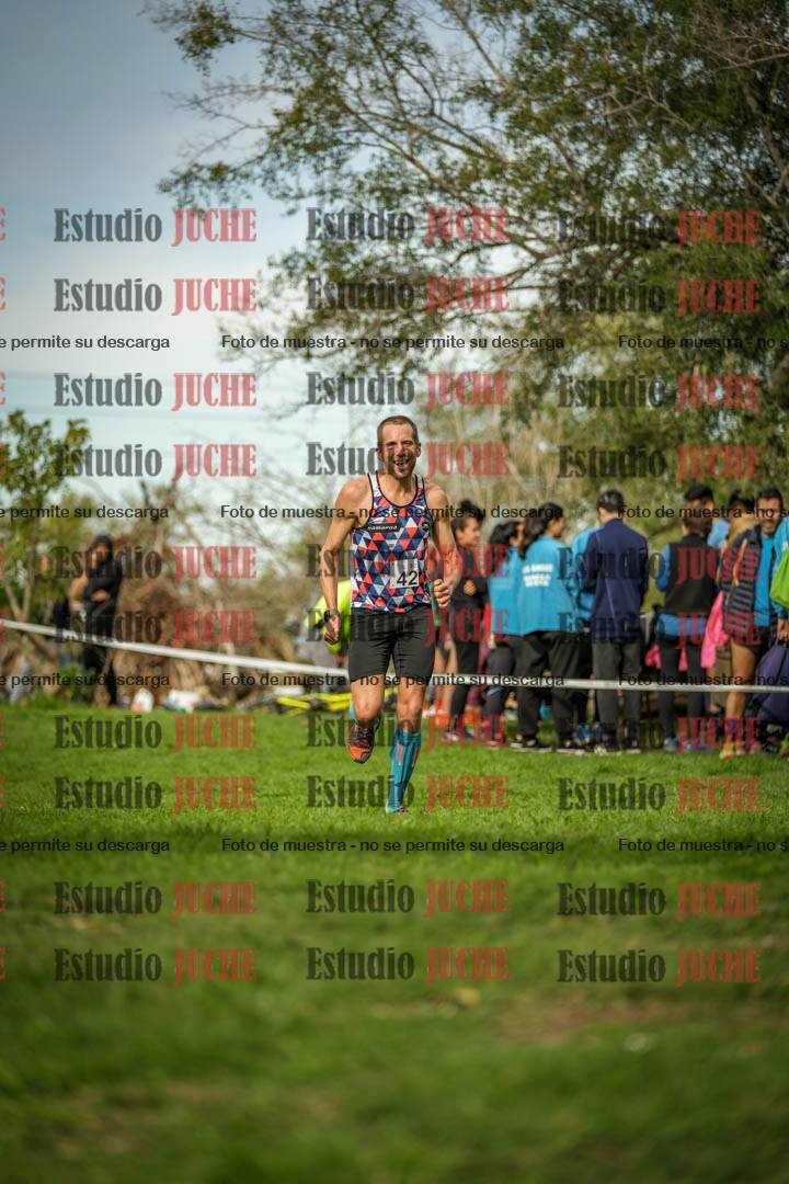 Fotos de la llegada del cross de 8000 m