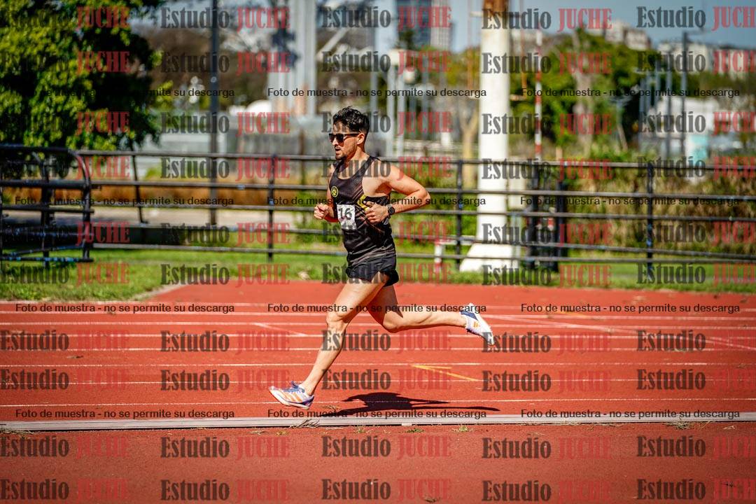 Fotos de los 5000 m llanos de mujeres y varones