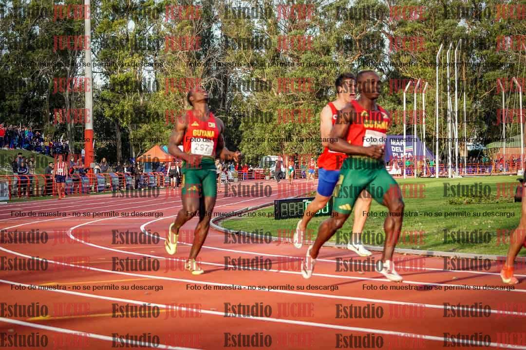 Fotos de los relevos 4x100 m de varones
