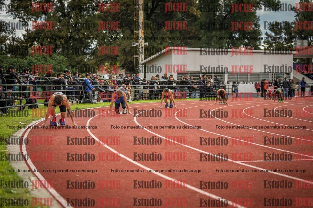 Fotos de los 400 m llanos de varones