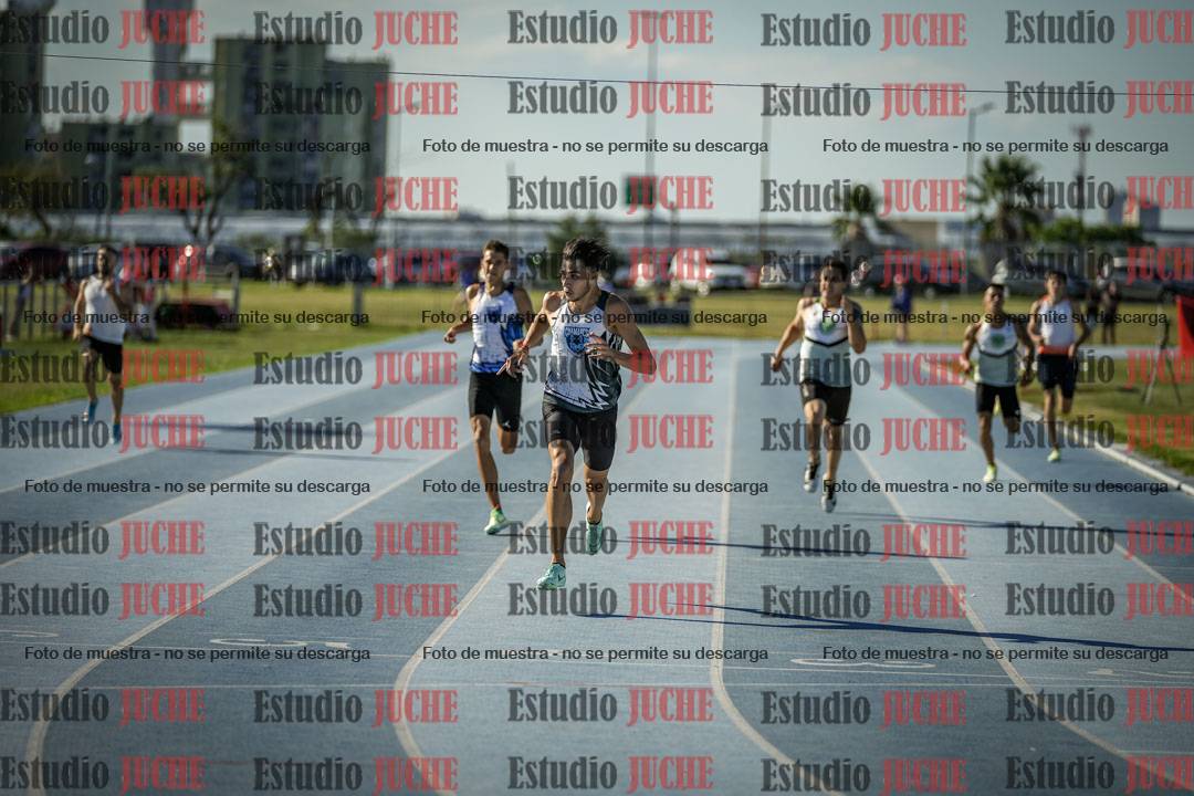 Fotos de los 400 m llanos de varones