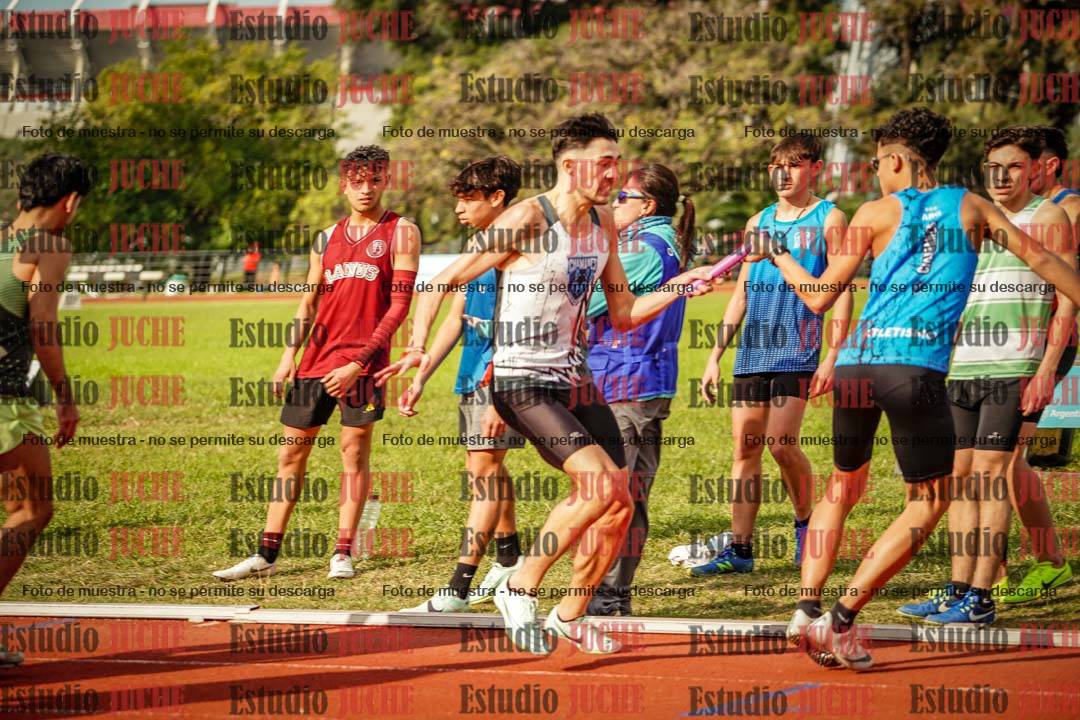 Fotos de las postas 4x400 m llanos de varones