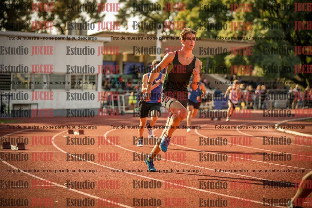 Fotos de los 400 m llanos de varones