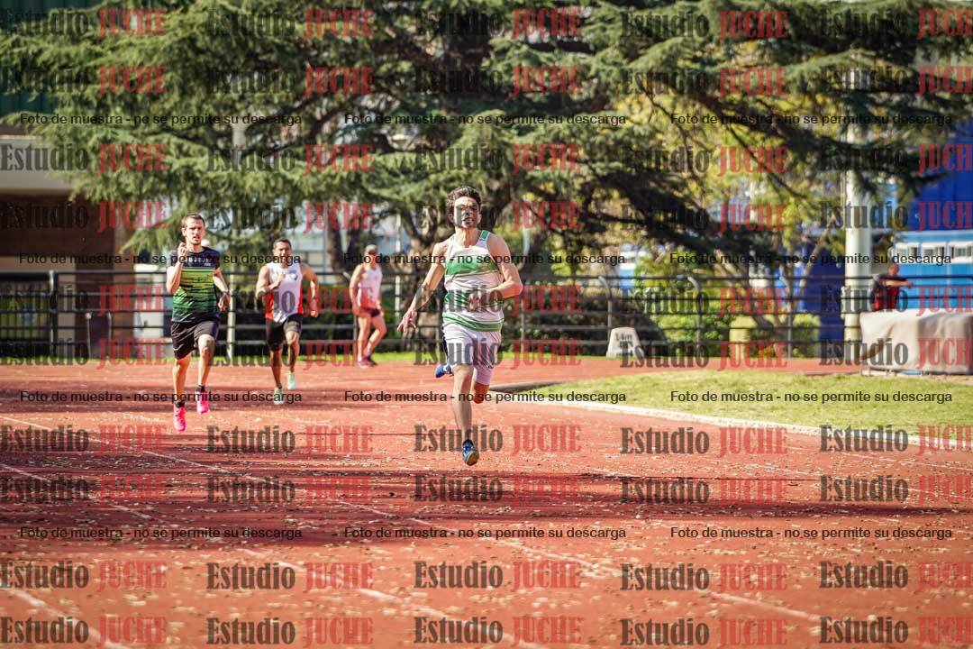 Fotos de los 400 m llanos de varones