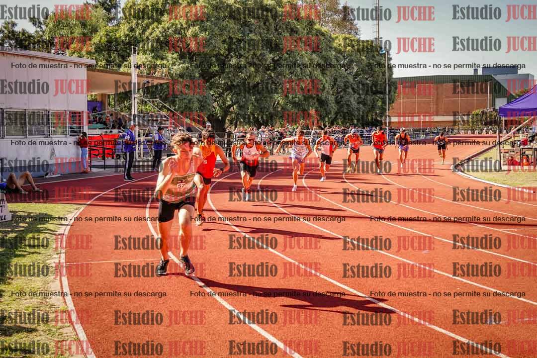 Fotos de los 800 m llanos de varones
