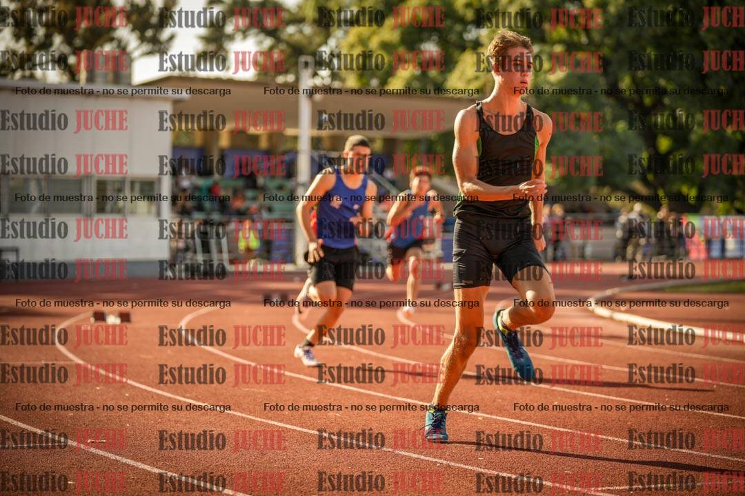 Fotos de los 400 m llanos de varones