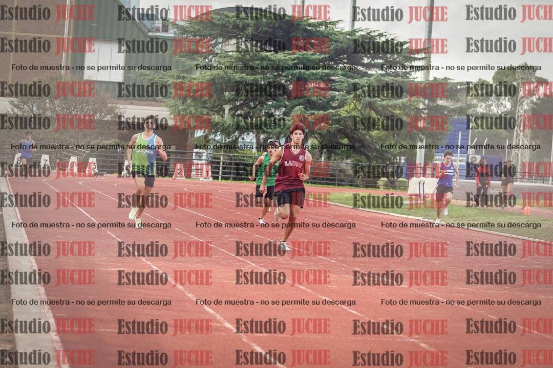 Fotos de los 400 m llanos de varones