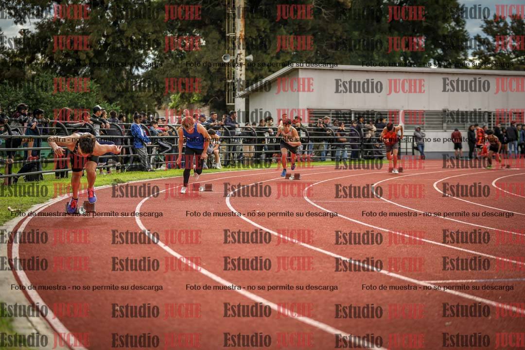 Fotos de los 400 m llanos de varones