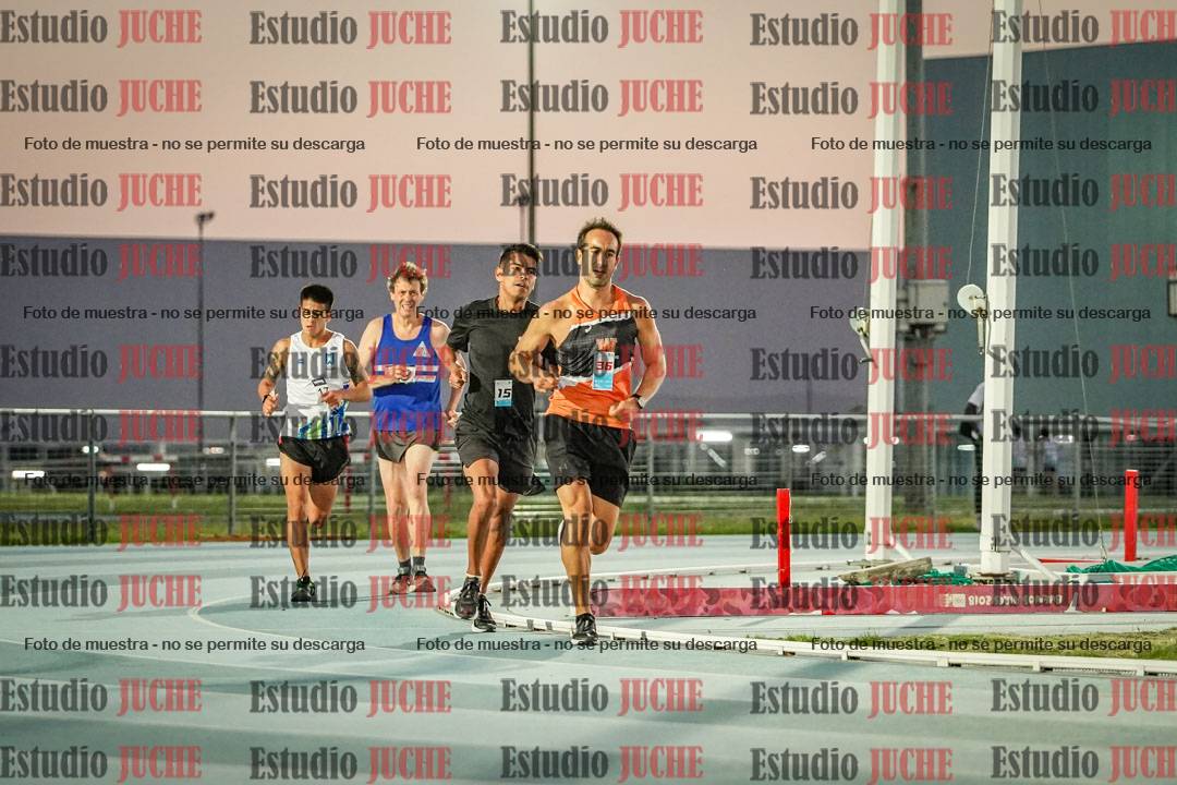 Fotos de los 3000 m llanos de varones