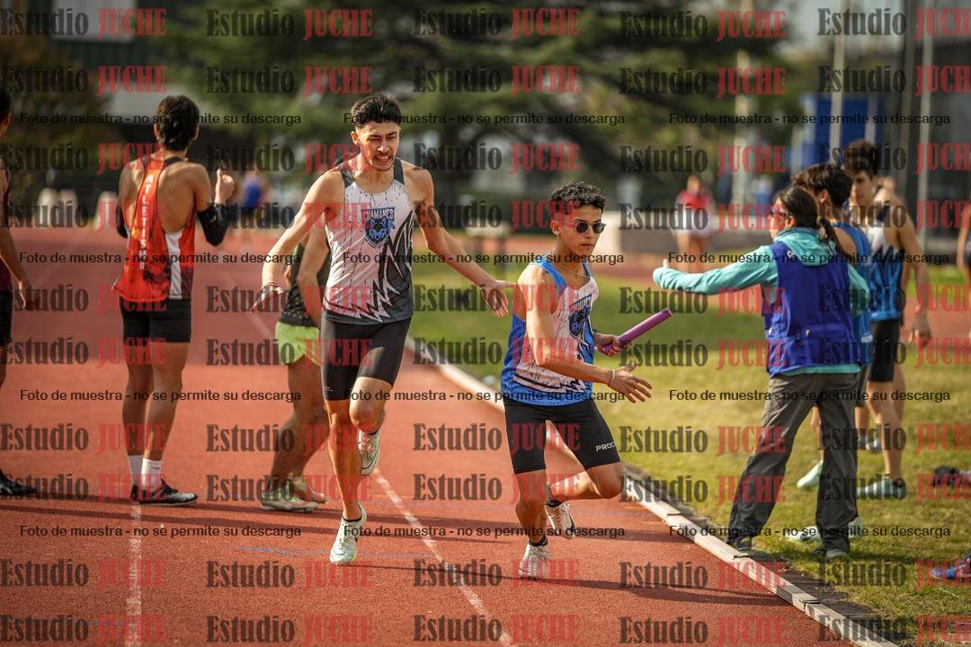Fotos de las postas 4x400 m llanos de varones