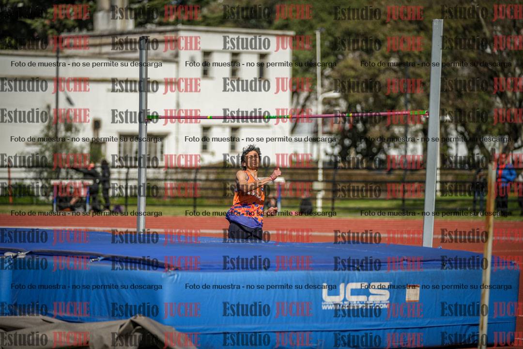Fotos del salto en alto - todos los grupos
