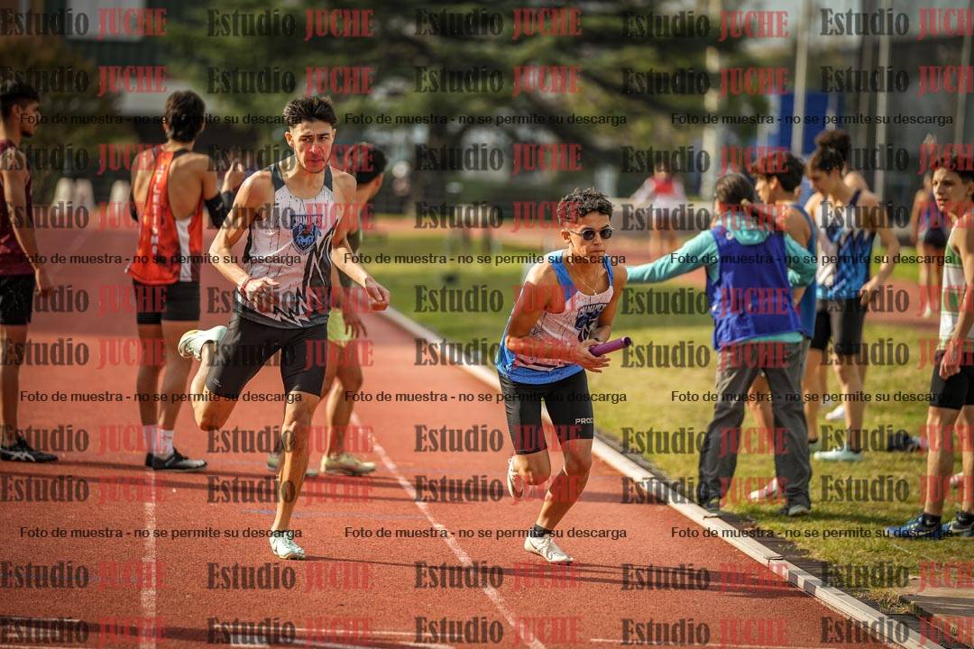 Fotos de las postas 4x400 m llanos de varones