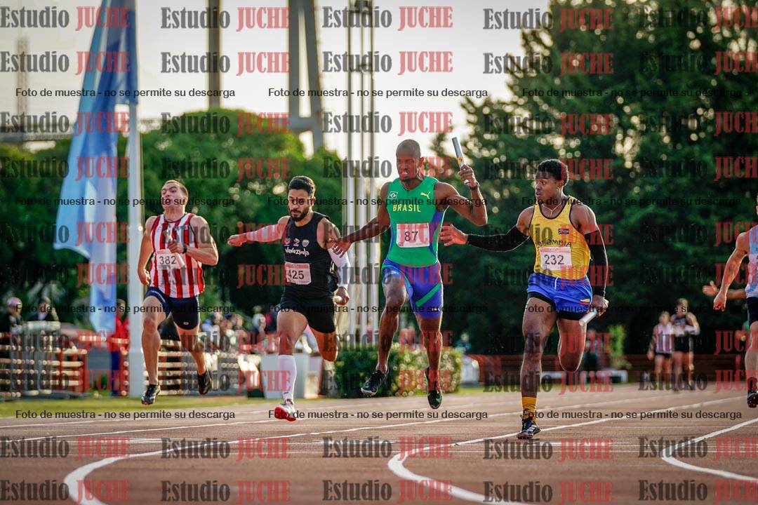 Fotos de los relevos 4x100 m de varones