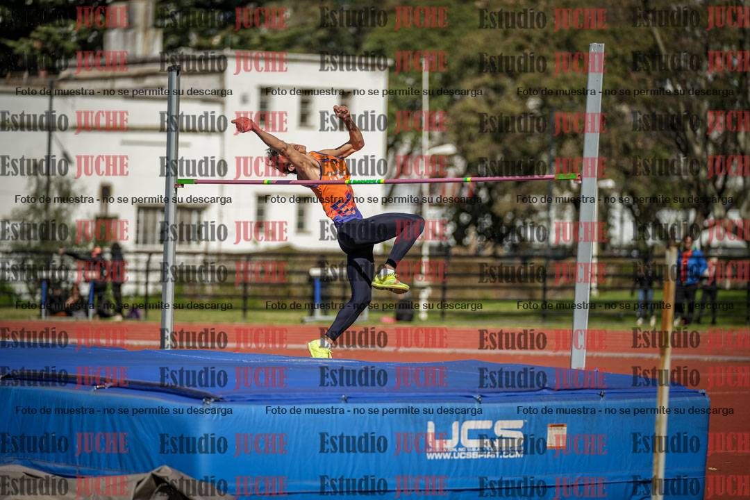 Fotos del salto en alto - todos los grupos