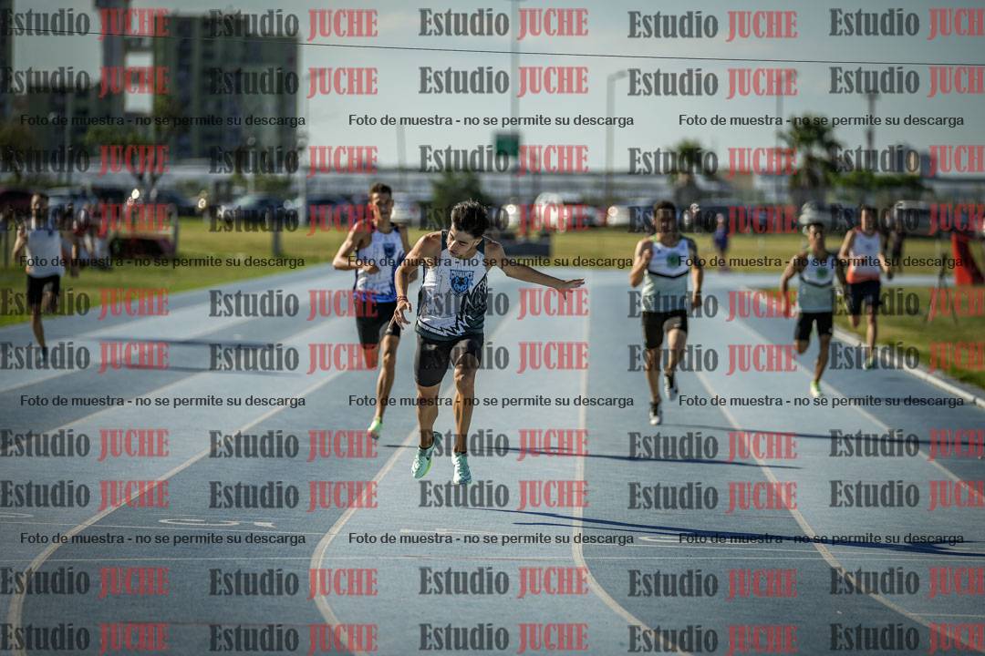 Fotos de los 400 m llanos de varones
